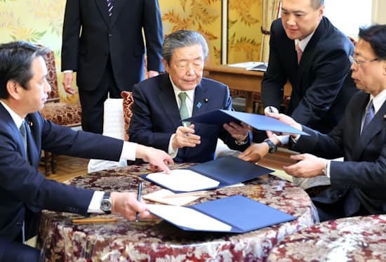 対米融和」に舵を切ったプーチン大統領が異例の「土下座外交」：名越健郎記事新潮社 Foresight フォーサイト会員制国際情報サイト