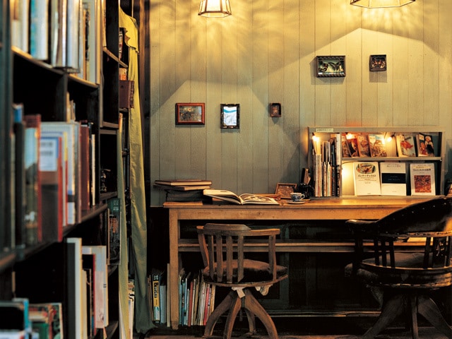 アール座読書館: 喫茶、カフェ 高円寺美味案内