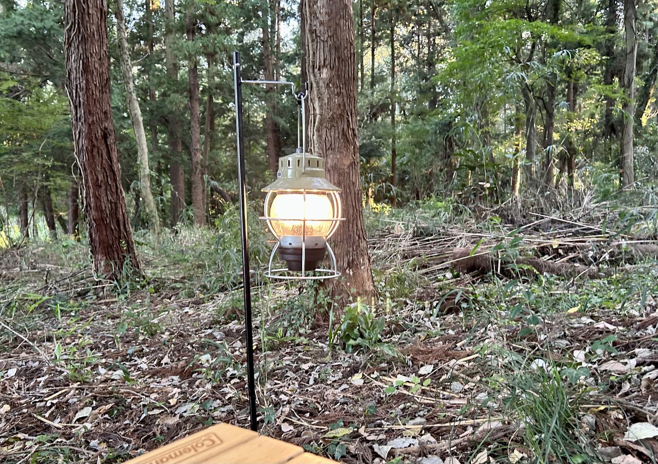 ダイソーのキャンプ用ハンガーラック。ワンコインだけど超使えますギズモード・ジャパン