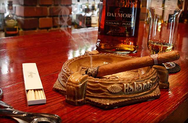 シガーバーバー＆レストラン・ドットコム - 名古屋のグルメ・ナイトスポット情報