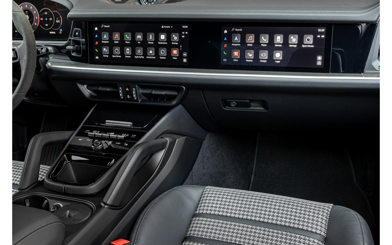 ポルシェ「カイエン」シリーズに、スポーティーなクーペSUVが新登場