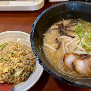 紅子の色街探訪記 | 大阪「信太山新地」現役の色街 まだお昼前後の早い時間。