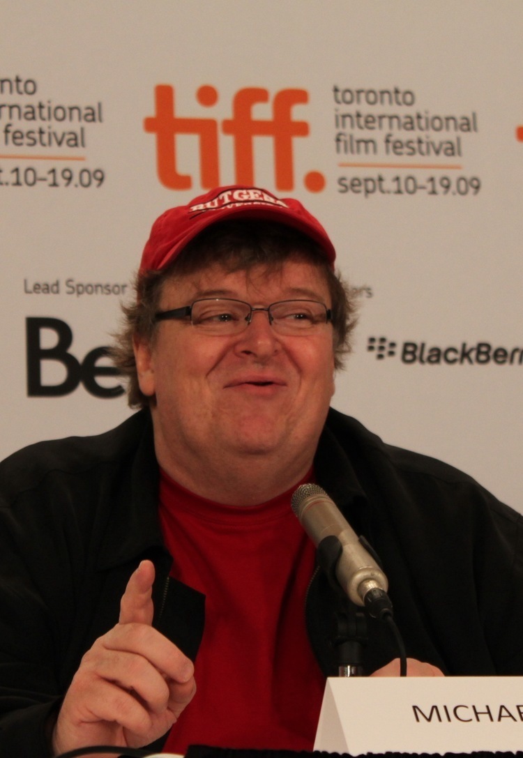 映画『マイケル・ムーアの世界侵略のススメ』本編映像”アメリカの有給”