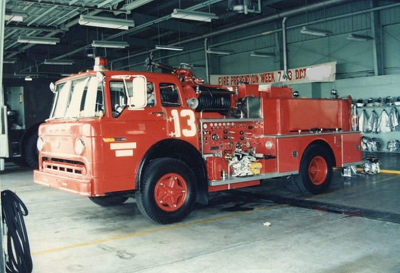 アメリカ消防車 何かワクワクするアメリカの消防車！！色と祈りと歌うこと