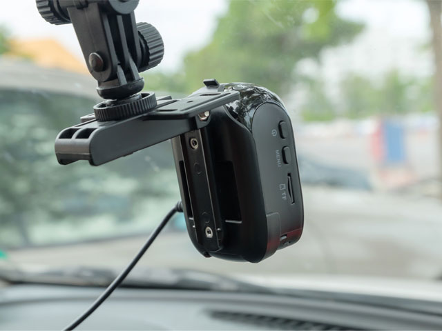 ミラー型ドライブレコーダーが映らなくなりました。2年半程前に、MAX- Yahoo!知恵袋