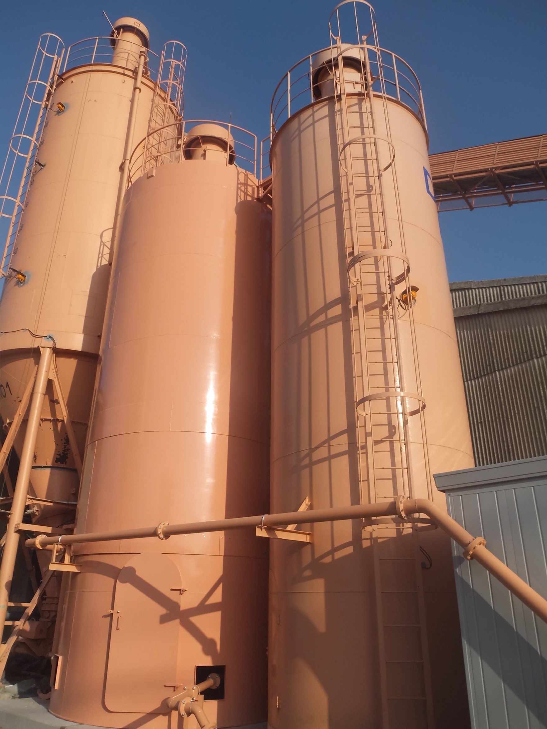 販売用の垂直セメントサイロ - アイヌオクサイロ.com