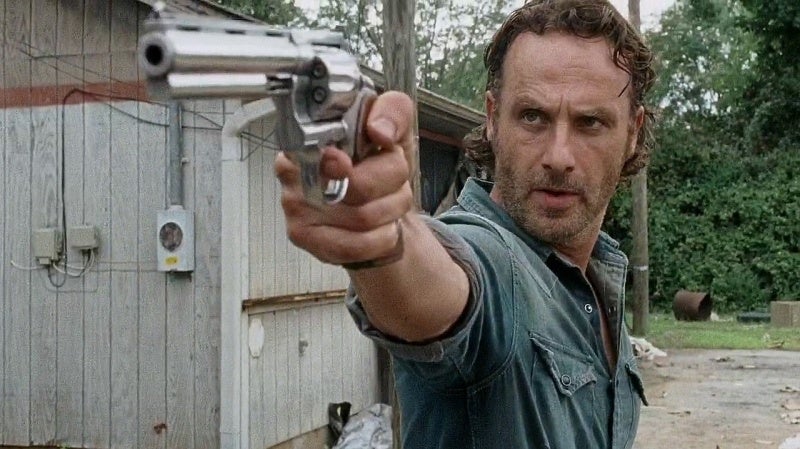 サイコガン、そしてパイソン77マグナム – 左腕に銃を持つ男、コブラ – Stories Gadget