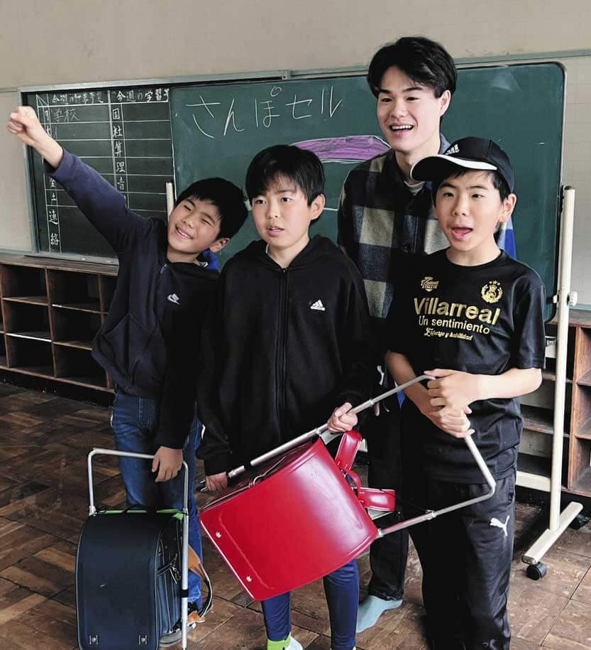 重たいランドセルに希望の光？小学生が開発した「さんぽセル」に大人が反論！大人ＶＳ小学生の「さんぽセル論争」TBS NEWS DIGフォトギャラリ