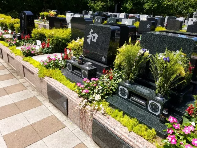 地震被害を受けたお墓の復旧工事のお手伝いをさせていただきました 熊本県熊本市佐野石材