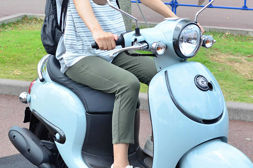 普通自動二輪のバイクとは。AT MT車の違いチューリッヒのバイク保険