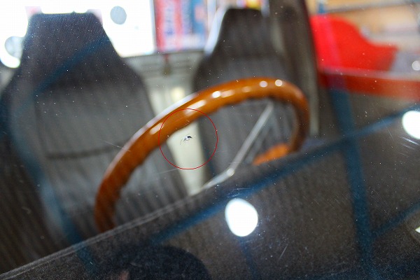 フロントガラスのワイパー傷を完全修理！自動車修理業者におすすめガラス再生研磨認定講座