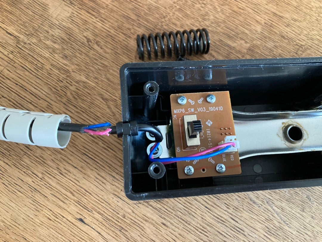 コード齧りに注意！デグー、感電死を逃れる。ヒーターの修理依頼も