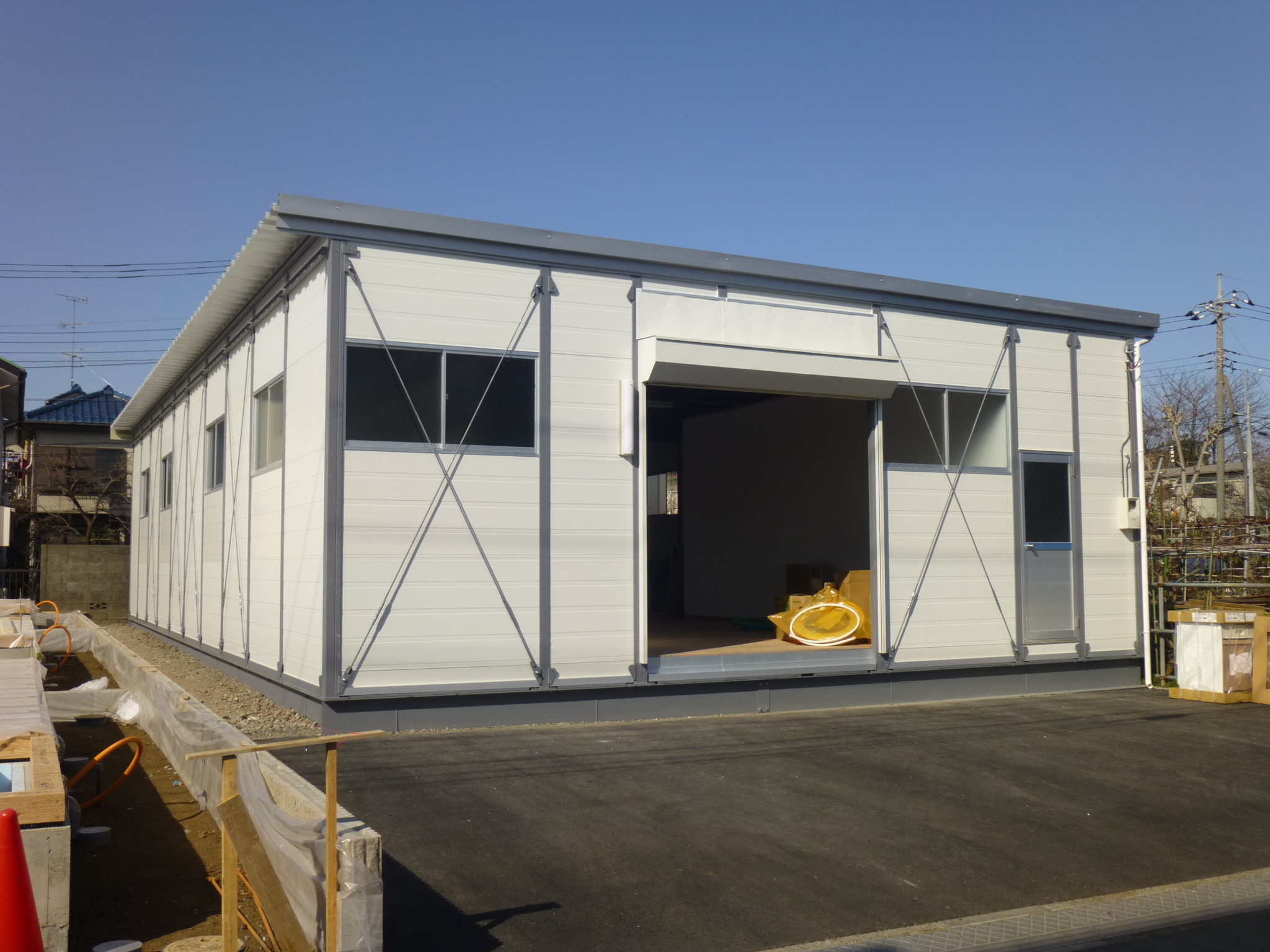 シャッター倉庫日建リース工業株式会社 仮設資材・ハウス備品レンタル