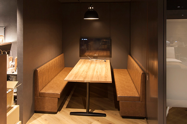 ファミレス席にぴったりな家具飲食店やオフィス空間でも使えるファミレスソファ・ファミレステーブルをご紹介カフェやレストランの店舗用家具はエムワース