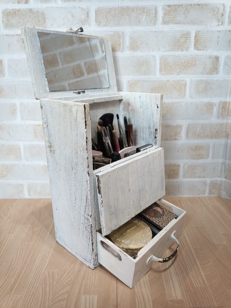 営業職から木工職人に 無からアイデアを形にする魅力4ページ目 ：日経xwoman