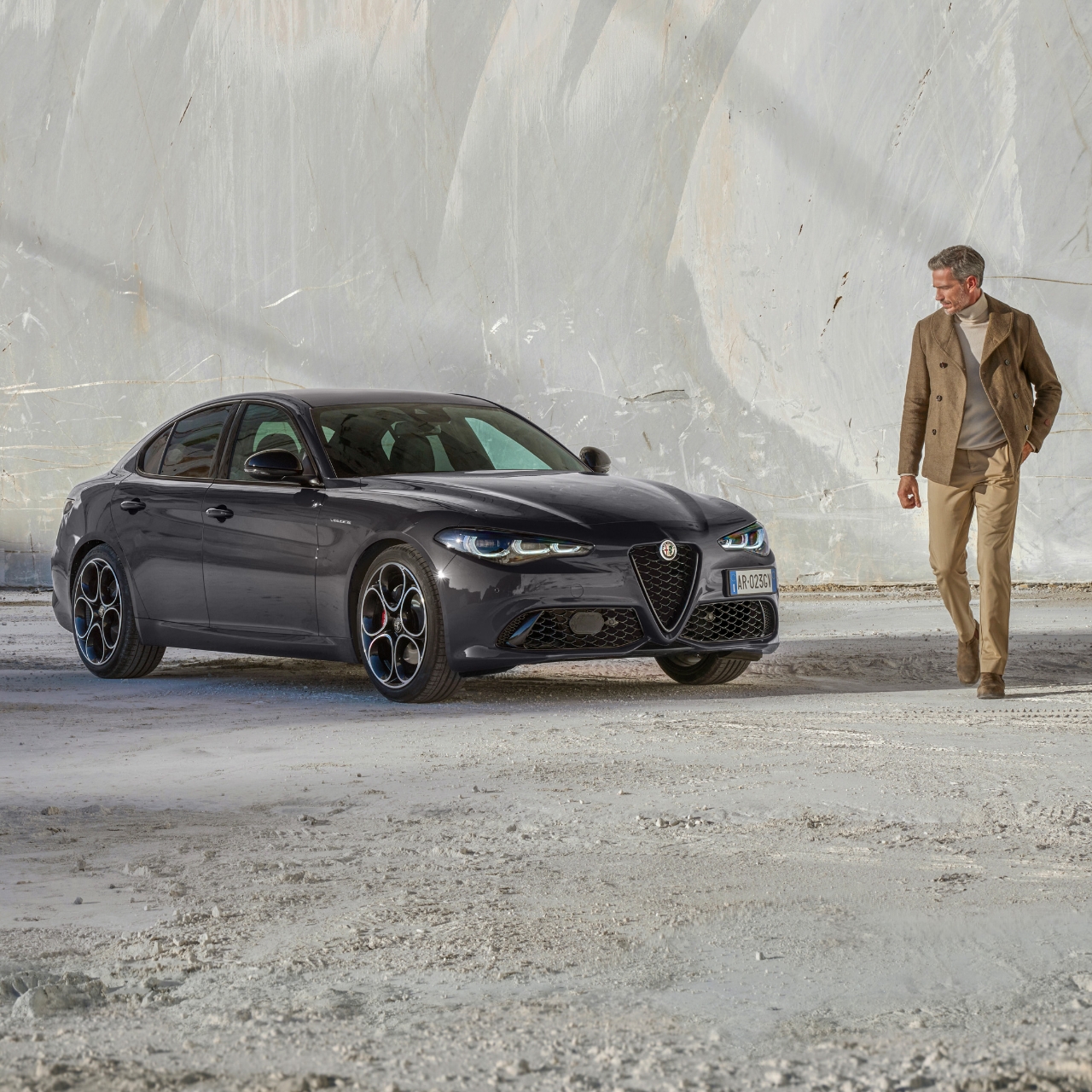 アルファロメオ ジュリアの価格・新型情報・グレード諸元 価格.com