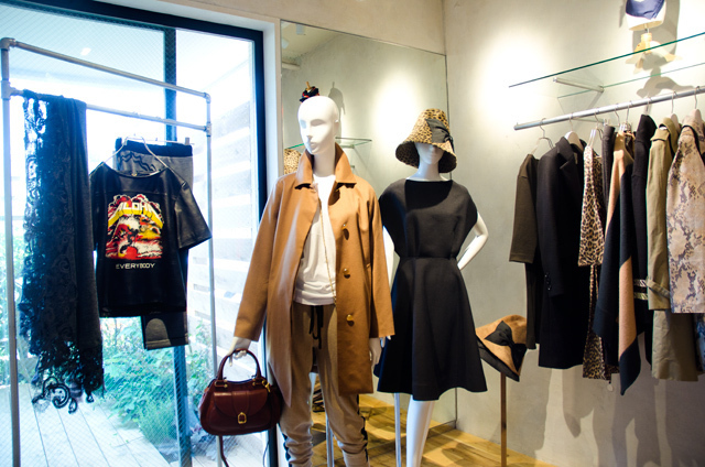 WhimGazette 青山店 レディスセレクトショップ表参道店舗デザイン.COM