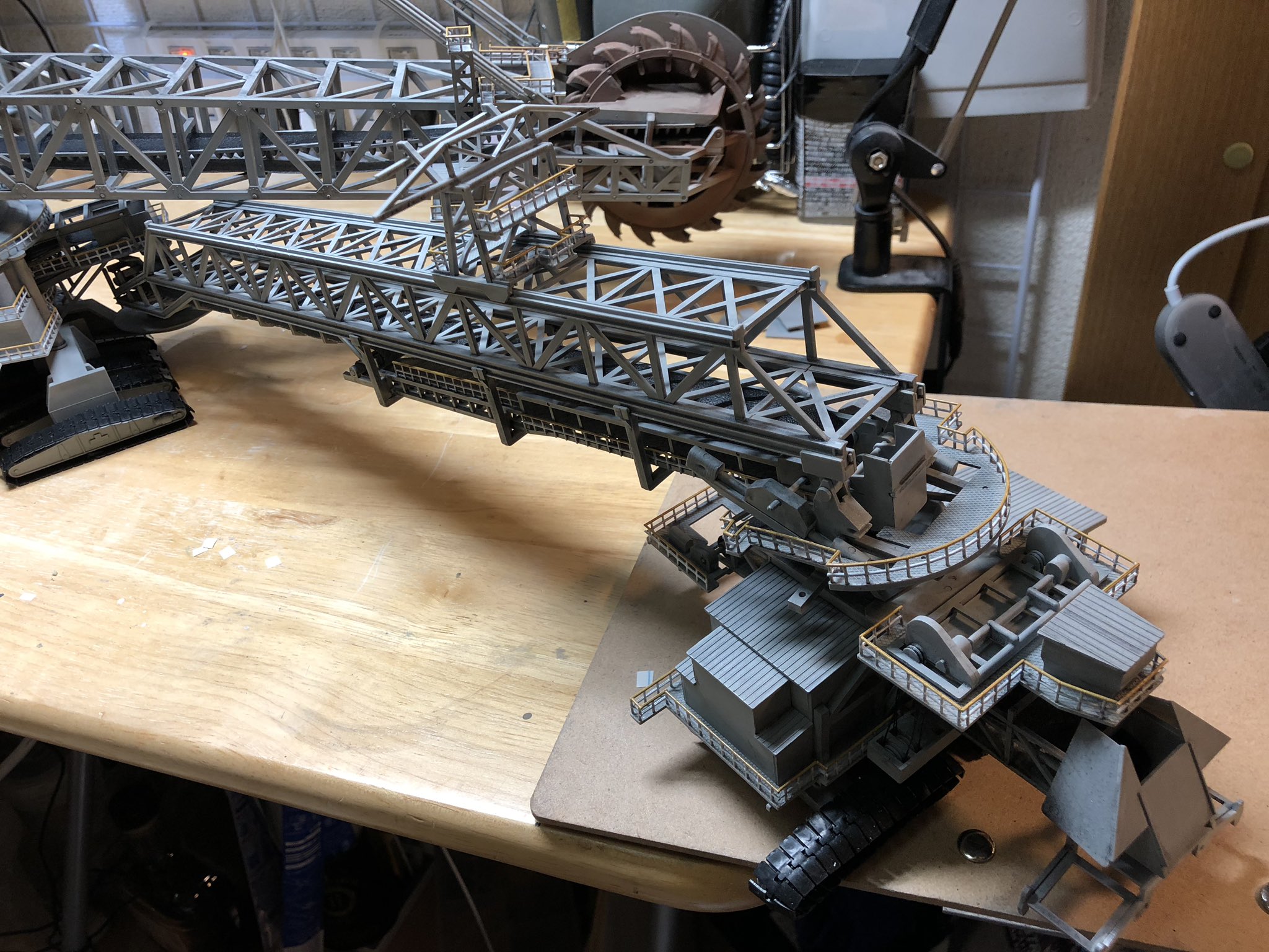 連載『アレの名は』001：史上最大の掘削機械、バケットホイールエクスカベーター - NUIES