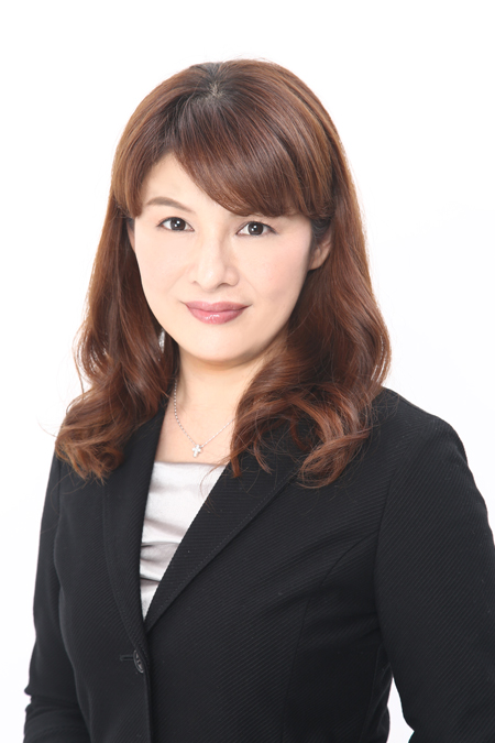 女性のビシネスプロフィール写真の撮り方解説！撮影場所やポーズ例も紹介スタジオインディプロフィール写真