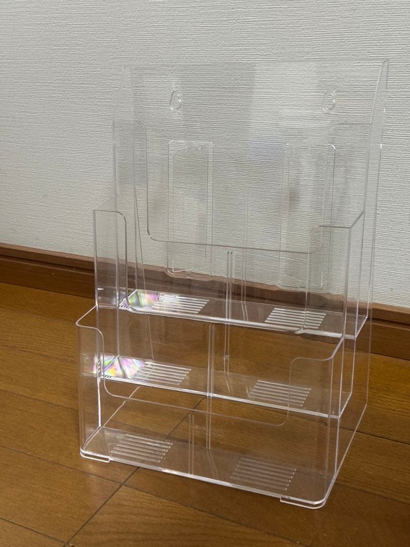 100均のカタログスタンド商品一覧。卓上のメニュー立てやパンフレットに ダイソー・セリア