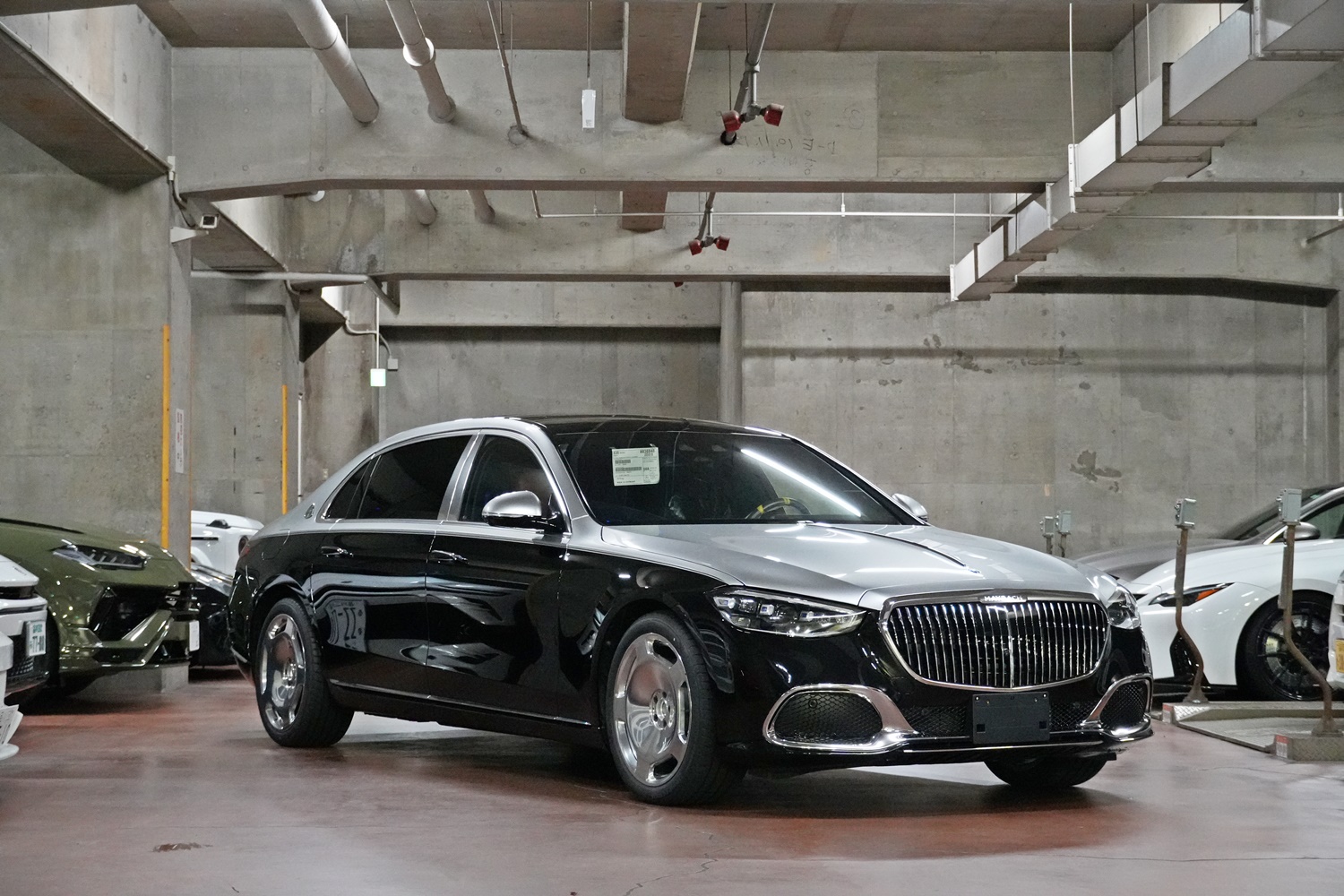 メルセデス・マイバッハ 専用ツートンカラーの特別仕様車「S 580 ナイトエディション」中古車なら グーネット