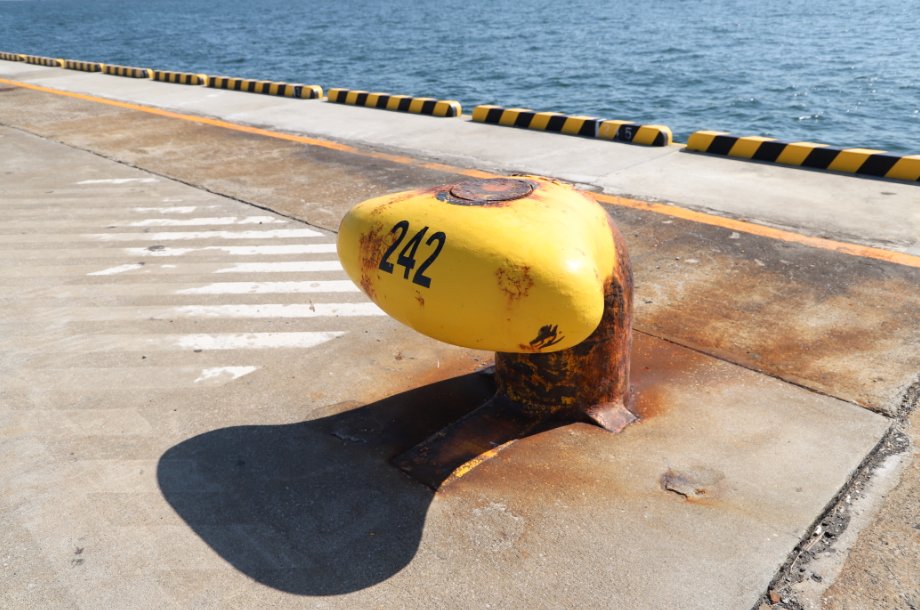 カブセルタイプ『未来航路株式会社』港湾・漁港用製品 車止め・縁金物・標示灯 、エコボート、トランポリン、バーベキューコンロなどのプロダクトを展開