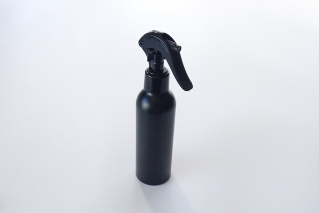 カラースプレーは100均セリアで買える？ダイソー・キャンドゥも調査！ゴールド・黒色はある？100均ショップ.jp