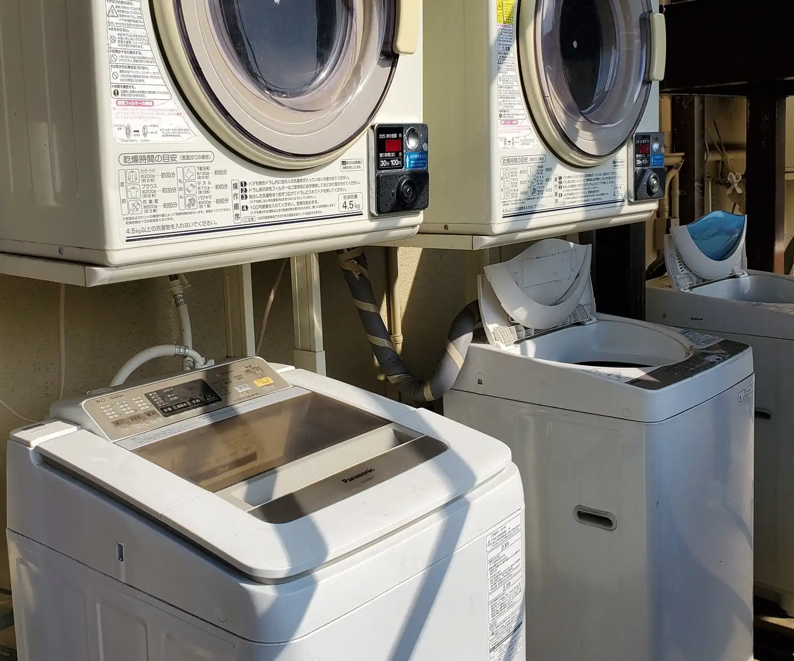 長野県飯田市、シルクホテル アネックス様、洗濯機２台、乾燥機２台、新規設置。株式会社 大一電化サービス