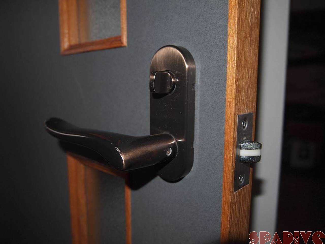 トイレのドアノブを交換するのにかかる費用は？費用を抑える方法も解説鍵のレスキュー鍵の110番救急車 公式