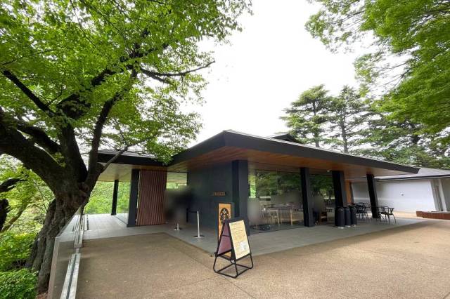 スタバ 入園料５００円払って新宿御苑店に行ってきた スターバックス新宿御苑店華麗なるスタバマダム