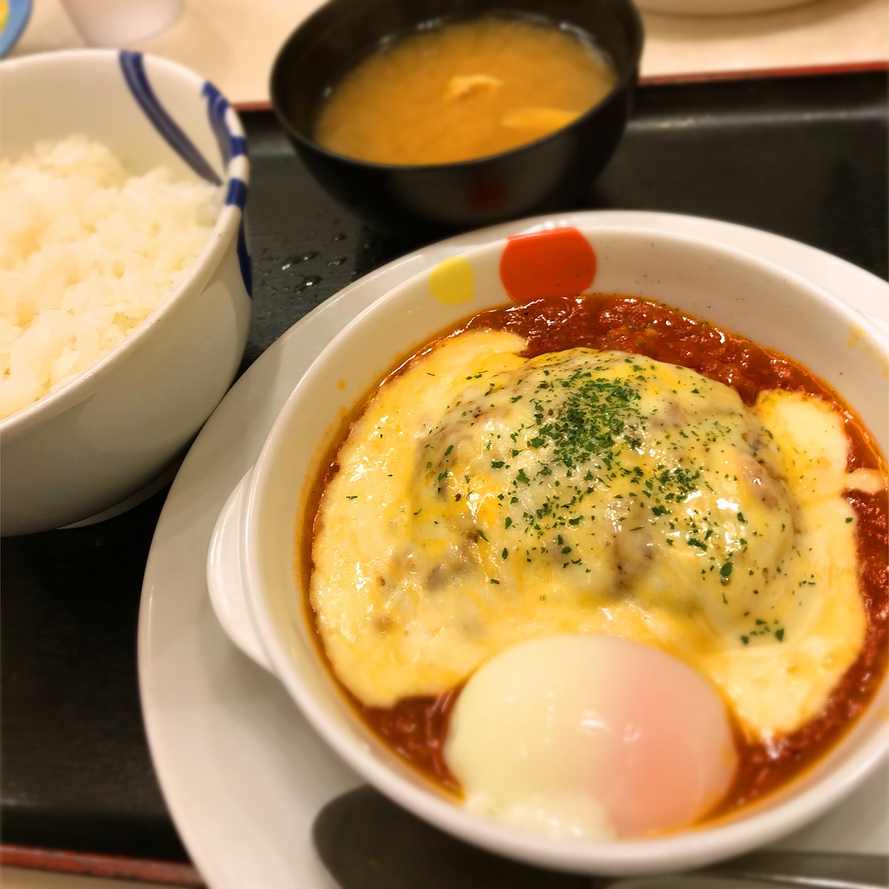 キャノンデールのＢ級食べ歩記: 大寒の金曜日に鶯谷でコートを着たままセンベロひとり酒③ 欲望が交錯する街の名食堂「信濃路」は２４時間眠らない