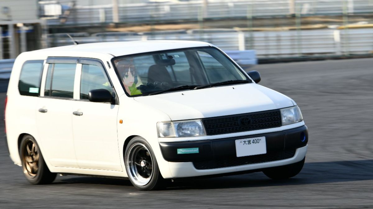 おそらく年末の地獄を見てきた者達だ。面構えが違う」年末のキャバクラは進撃の巨人状態な話 年末の地獄への共感も - Togetter