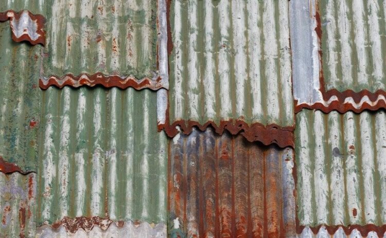 トタン屋根の修理費用は？変動要素とコストを抑えるコツを解説 – 岡山県│屋根・外壁工事│株式会社植田板金店 屋根やさん