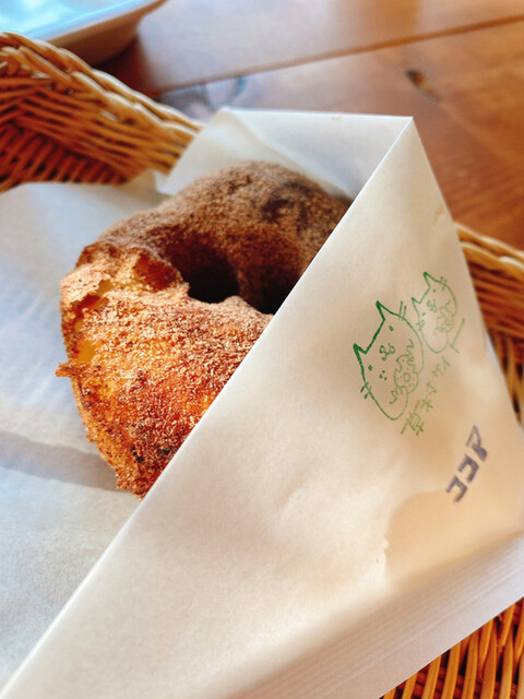 🍛奈良県上牧町下牧１丁目4-30🍛 ※草村サイトと同じ場所📍 今日は キジトラ食堂 さんの営業日でした🍛 ○あいがけカレー🍛スパイスチキンカレー🍗×ほうれん草のカレー🥬美味しかった〜😋👍