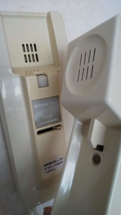 すぐに試せる！インターホンが聞こえない高齢者のための簡単対策と最新機器の紹介