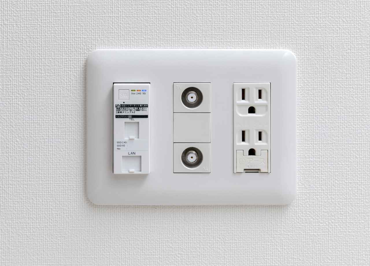 世界の電圧と、コンセント プラグ の形状 - ククレンタル