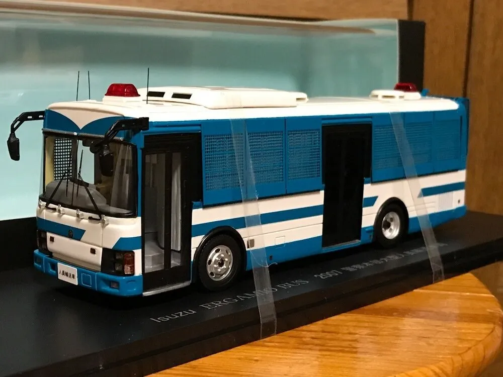 大型パトカー？ 護送車？ 街で見かける「青と白のバス」の正体とは自動車情報・ニュース WEB CARTOP