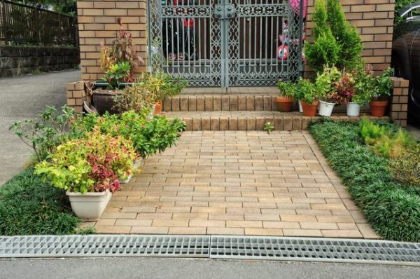 インターロッキングの駐車場 外構工事リフォーム費用：150～200万の事例