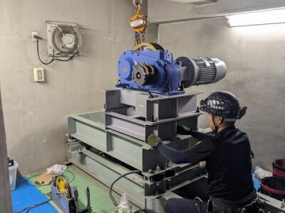 エレベーターボーイ」の意味や使い方 わかりやすく解説 Weblio辞書