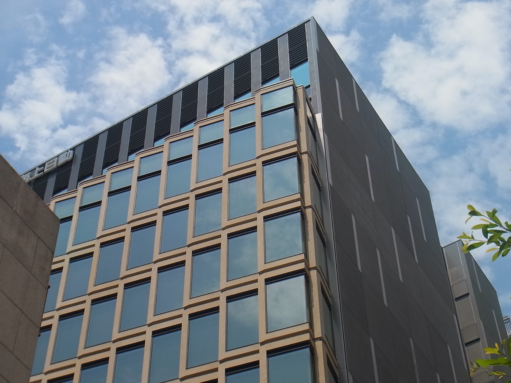 東京海上日動ファシリティーズ株式会社はキャリア形成におすすめ。業務内容や年収・待遇、中途採用の求人情報、転職難易度などを解説 - 建築転職コラム