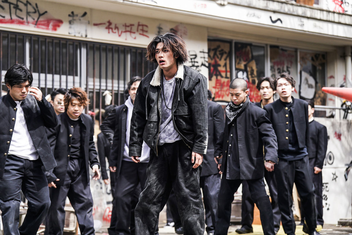 鈴蘭男子高校チームビジュアル。左から高橋祐理扮する瀬田完介、板垣瑞生扮するビンゾー、三上ヘンリー大智扮するラオウ、時任勇気扮するマーシー、八木勇征扮する孫六、木村慧人扮するカムイ。- 「HiGH&LOW THE WORST X」“鈴蘭最強の男”ラオウ役にプロ格闘家・三上