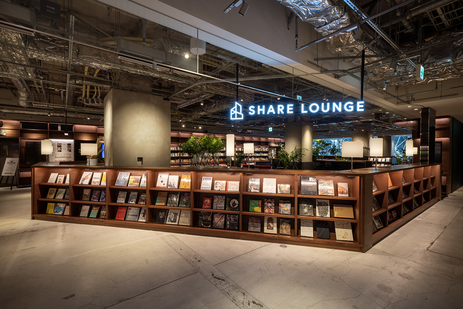 TSUTAYA 田町駅前店 シェアラウンジのラインアートStudioKomaku