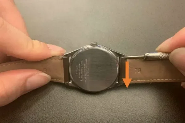 安い！腕時計の修理、電池交換はもちろん、時計バンド調整や時計ベルト交換も行っていますプラスワン イトーヨーカドー松戸店 靴修理 合鍵作製 時計電池交換のお店松戸市 松戸駅 亀有 金町 馬橋 上本郷