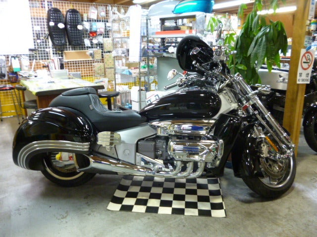 え、このまま売ってたの!? 北米ホンダ製カスタムクルーザー おおらかが過ぎる「ワルキューレ・ルーン」の秘めたる挑戦とは!?バイクのニュース