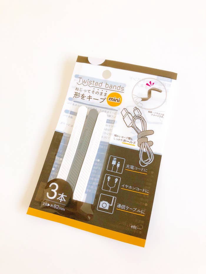 悩ましい「コードでぐちゃぐちゃ」をスッキリさせるセリアのおすすめグッズ3選サンキュ