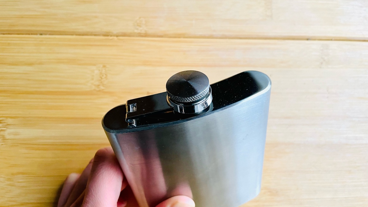 ダイソー スキットルはカッコよくて最高！330円で買える神コスパのスキットルは買って大正解でした