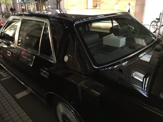 ラグジュアリーリムジンは希少なレストラン送迎サービス！ブラックカード・ゴールドカードのLuxury Cardが対象 - ラグジュアリーカード大全