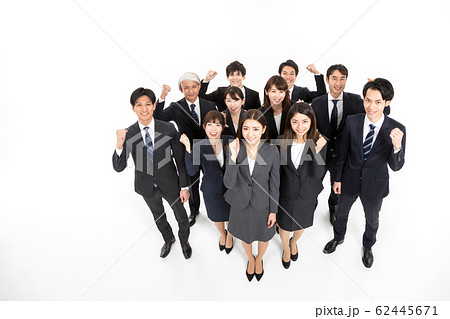 人物 > 構図 > 俯瞰，座る スーツ オフィス 日本人 の画像素材写真素材ならイメージナビ