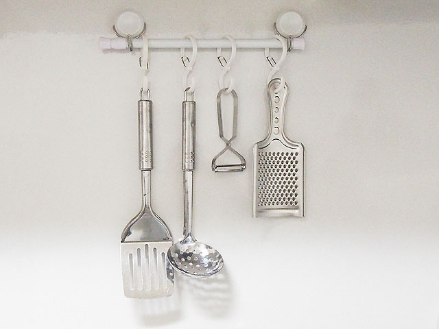 そんな方法が収納好きも感激♡ 山崎実業の マグネット収納Oggi.jp