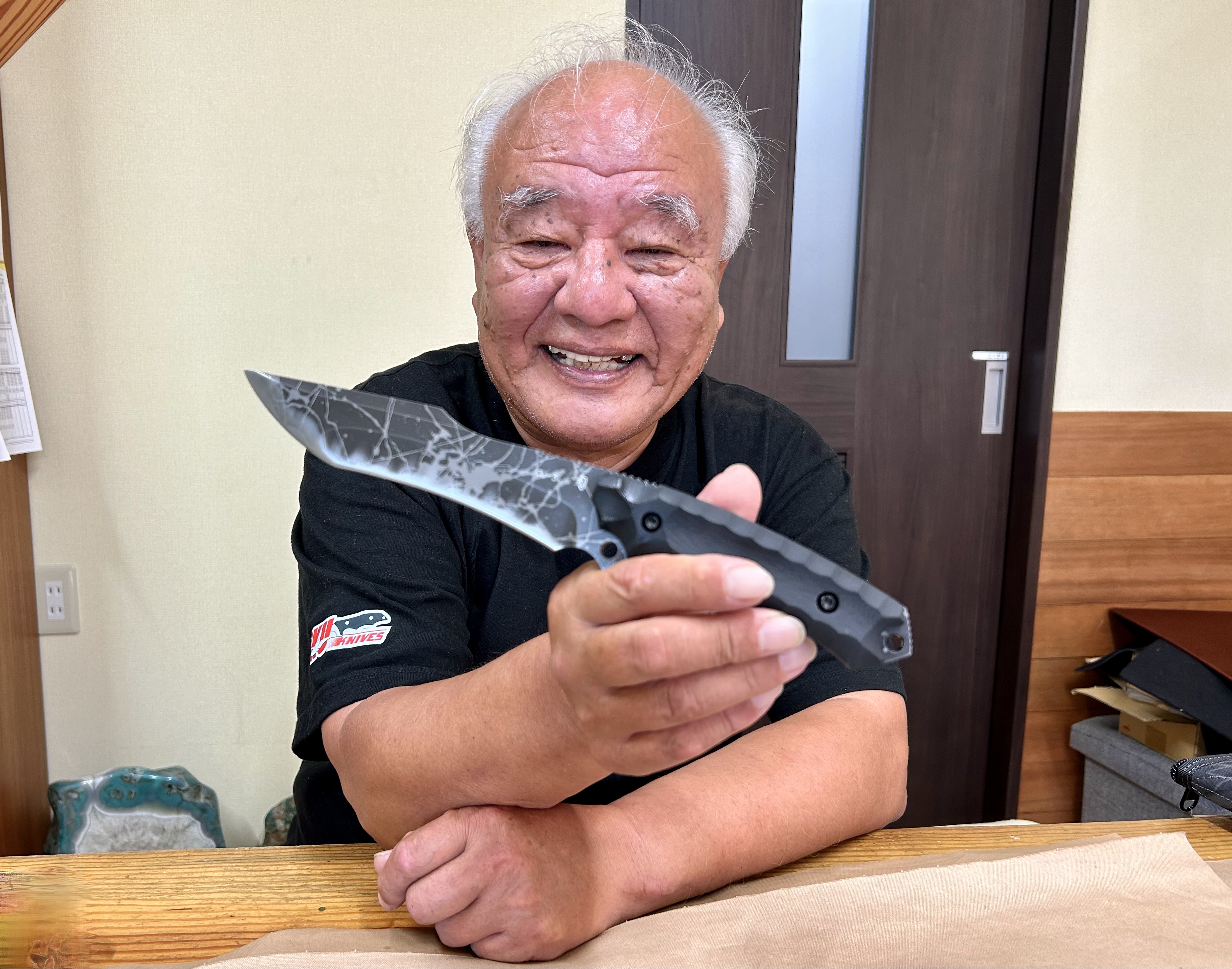キャンプを激変させるナイフ！？人気YouTuberかほなんが「KIKU KNIVES キクナイフ 」をテストナイフ・刃物・マルチツールBE-PAL キャンプ、アウトドア、自然派生活の情報源ビーパル